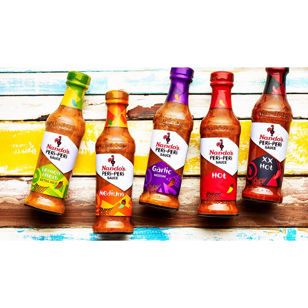 Nando's Hot PERi-PERi Sauce (125g)